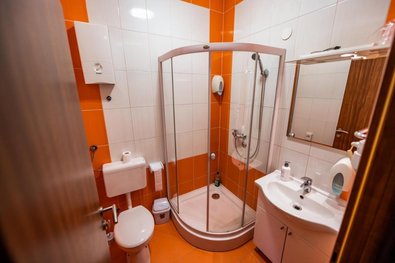 Hotel Oasis Gnojnice Экстерьер фото