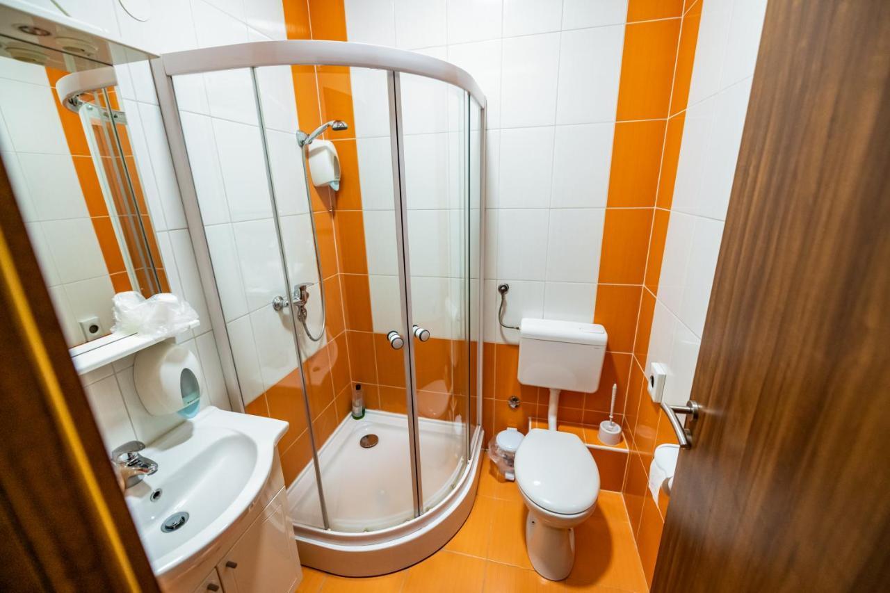 Hotel Oasis Gnojnice Экстерьер фото